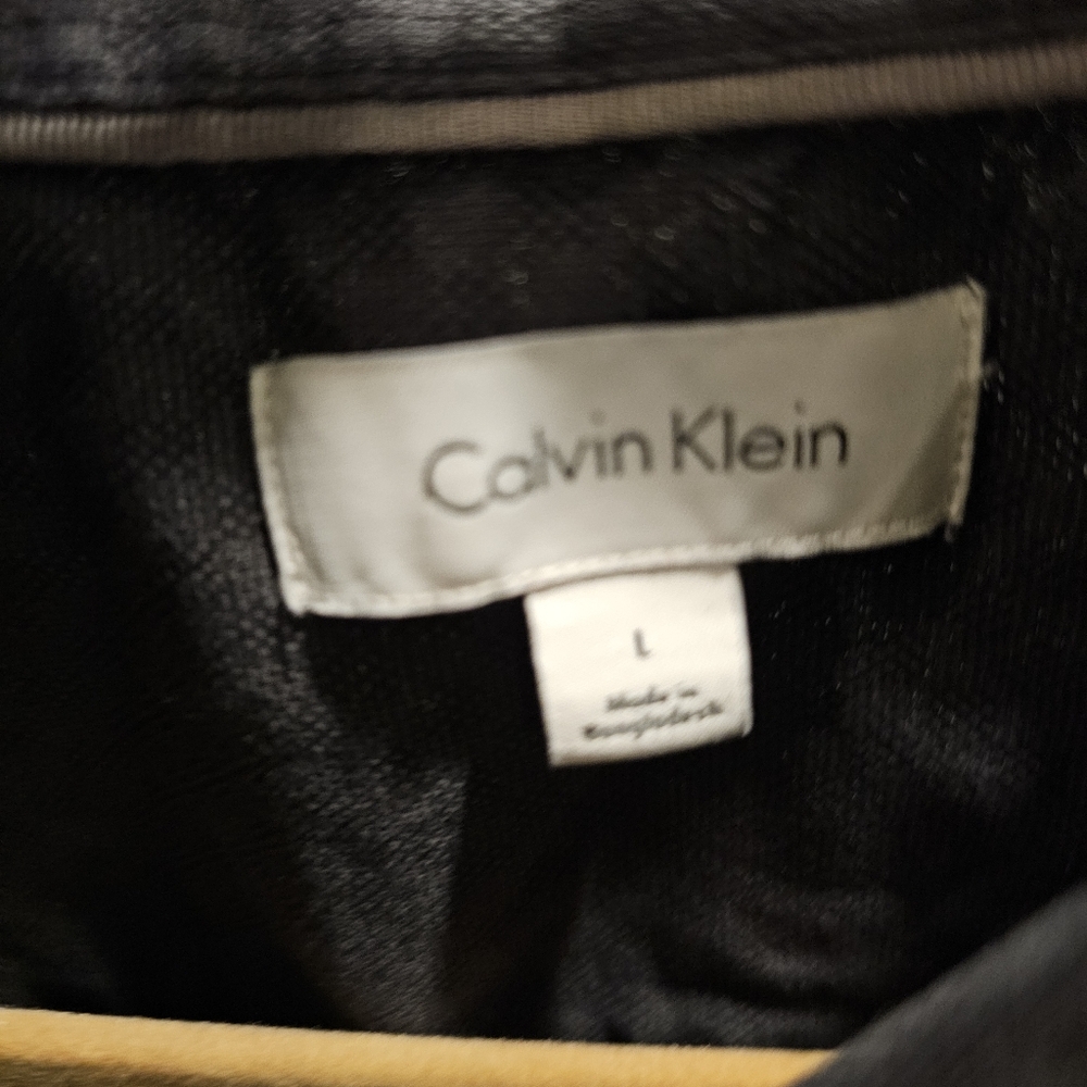 Calvin Klein Textured Button-Up Shirt - Picture 5 of 7